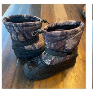 *SOLD* RedHead Snowboard Insulated Pac Boots for Kids